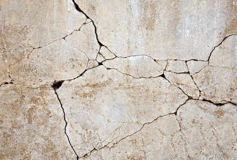 墙体裂缝该如何快速修复?