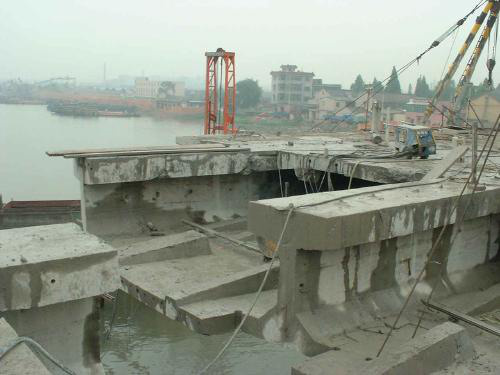 桥梁在加强施工过程中，需要注意哪些