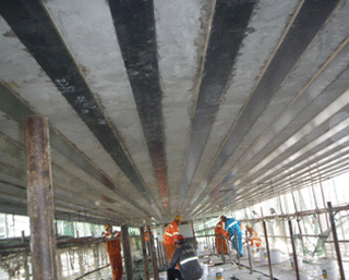 碳纤维布加固桥梁柱子的施工难度大吗